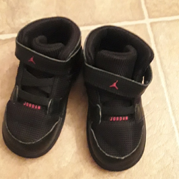Jordan  sneakers for toddler - Picture 1 of 3